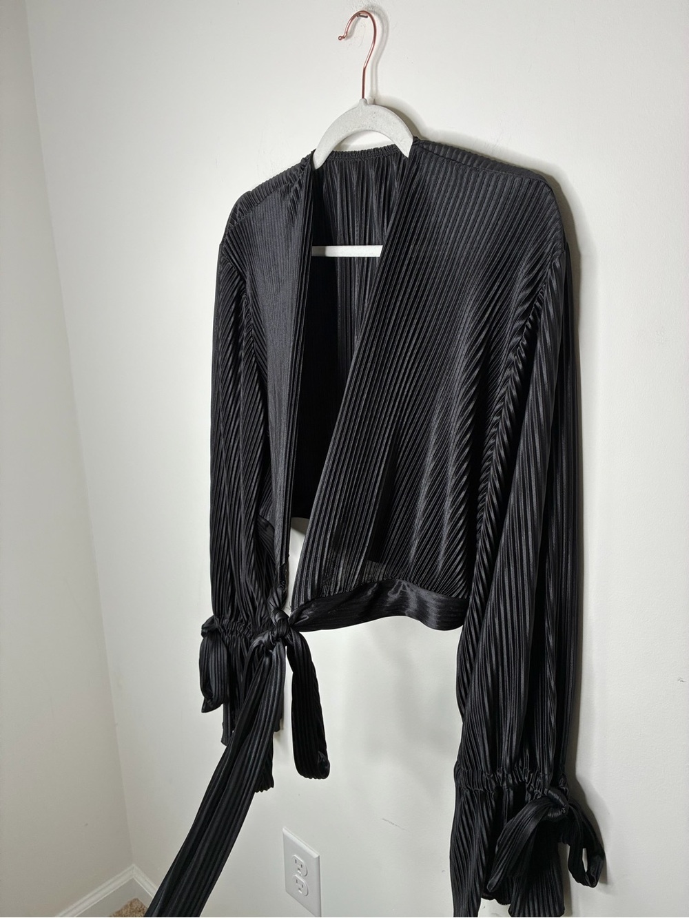 Women’s Going Out XL Black Cocktail Goth Pleated Wrap Crop Top with Tie Front
